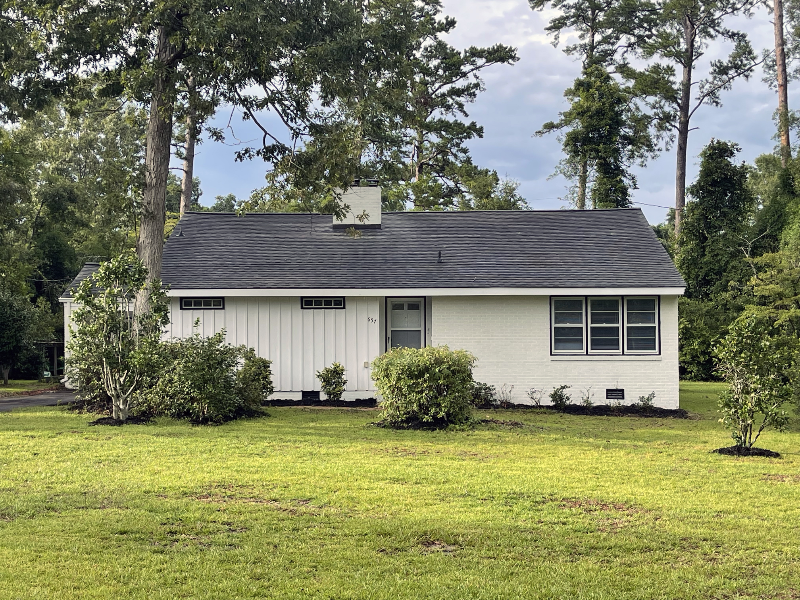 657 Wildwood Road - Photo 2 of 17