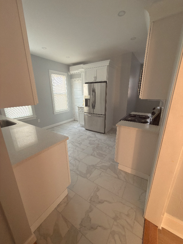 16 Shepton St #3 - Photo 3 of 10