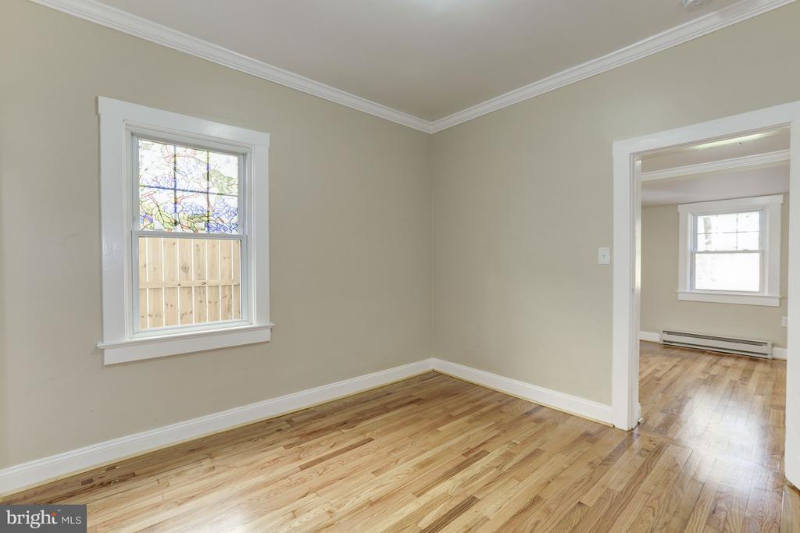 811 Thayer Avenue #3 - Photo 6 of 13