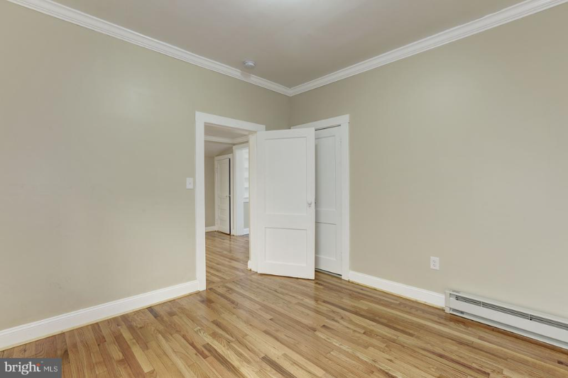 811 Thayer Avenue #3 - Photo 7 of 13