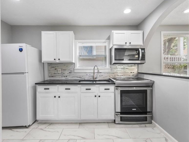 2243 Spruce Avenue - Photo 4 of 8