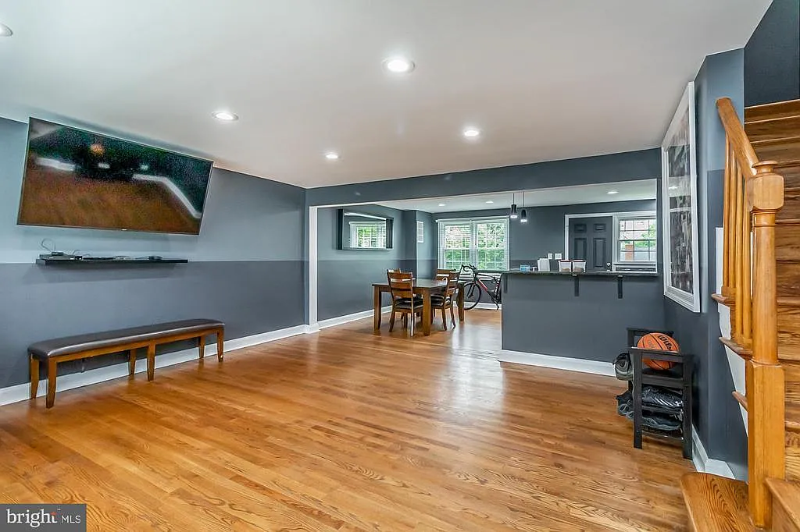 1583 Doxbury Road - Photo 2 of 20