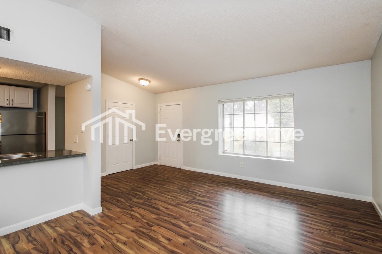 112 N Donar Dr - Photo 3 of 16