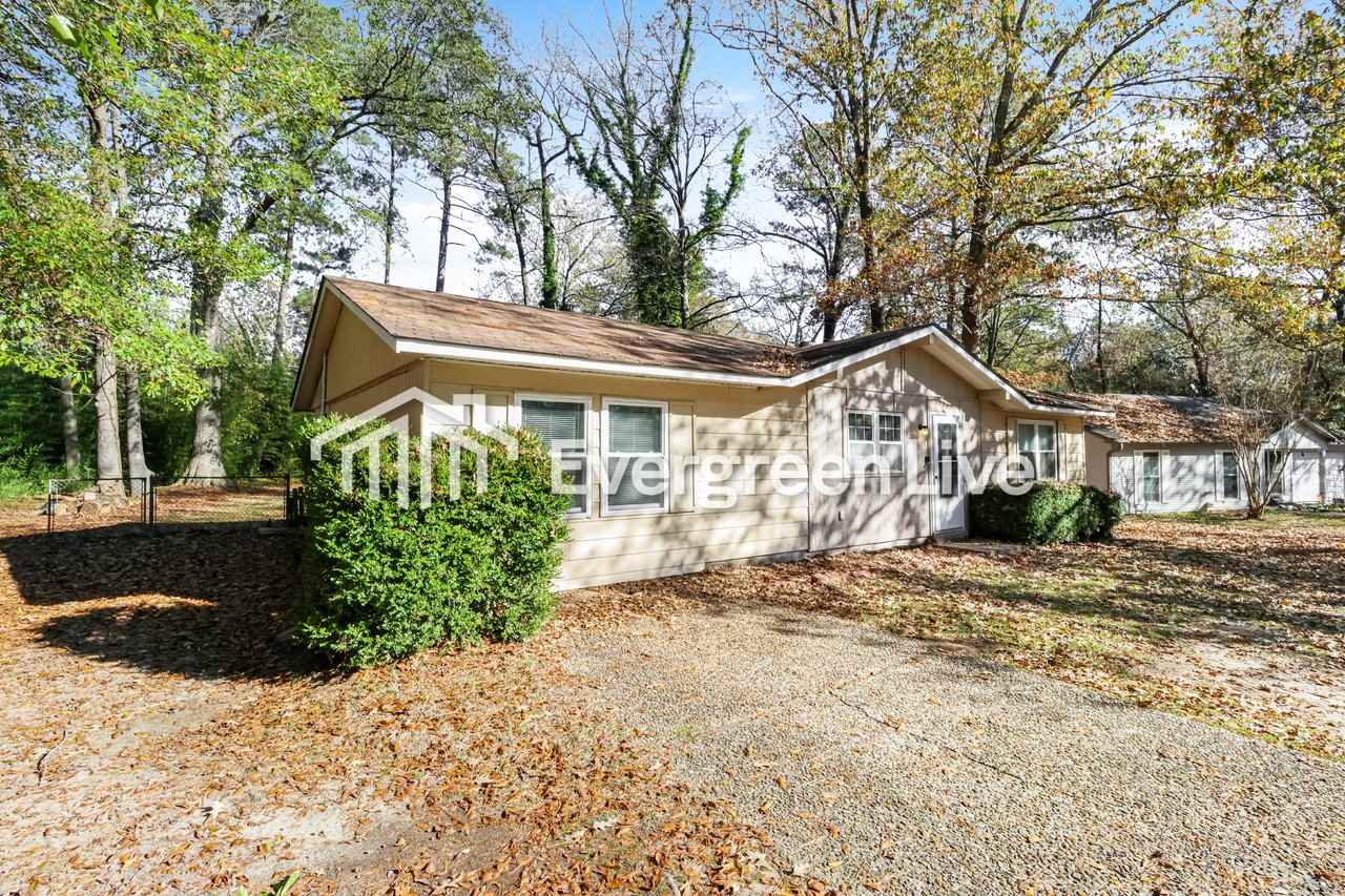 923 Edgehill Dr - Photo 3 of 16