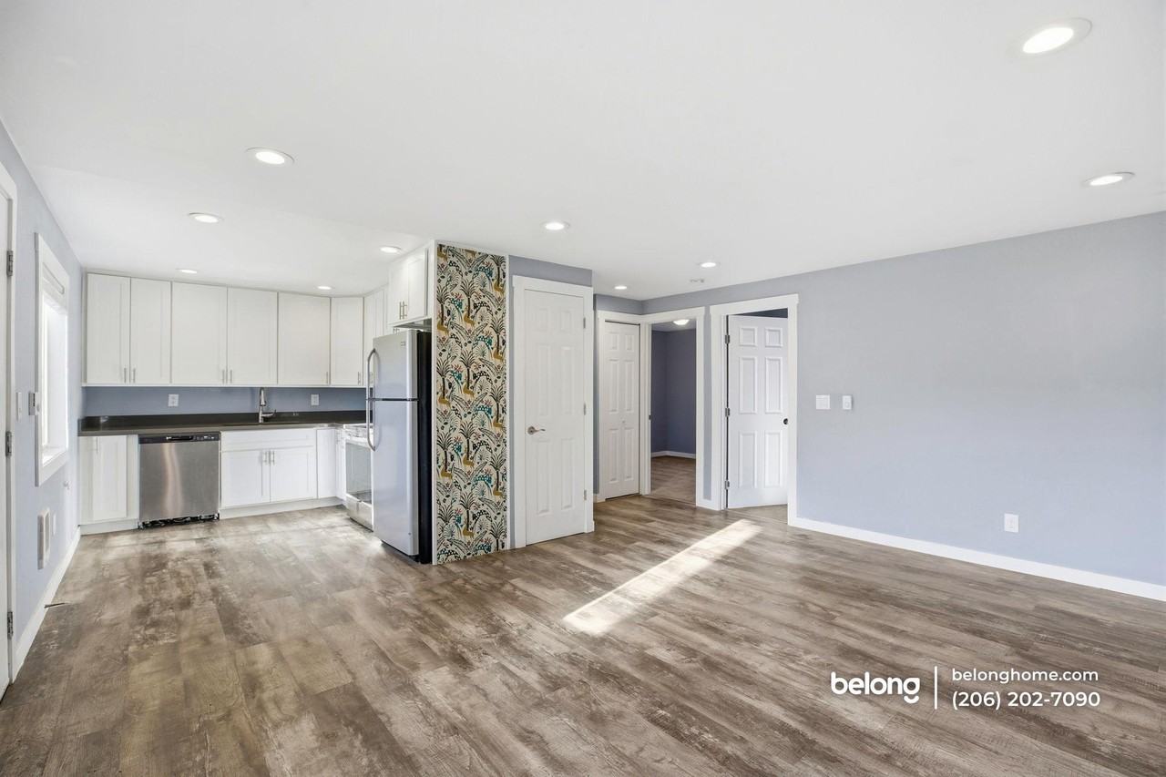 20036 30th Avenue South #S8