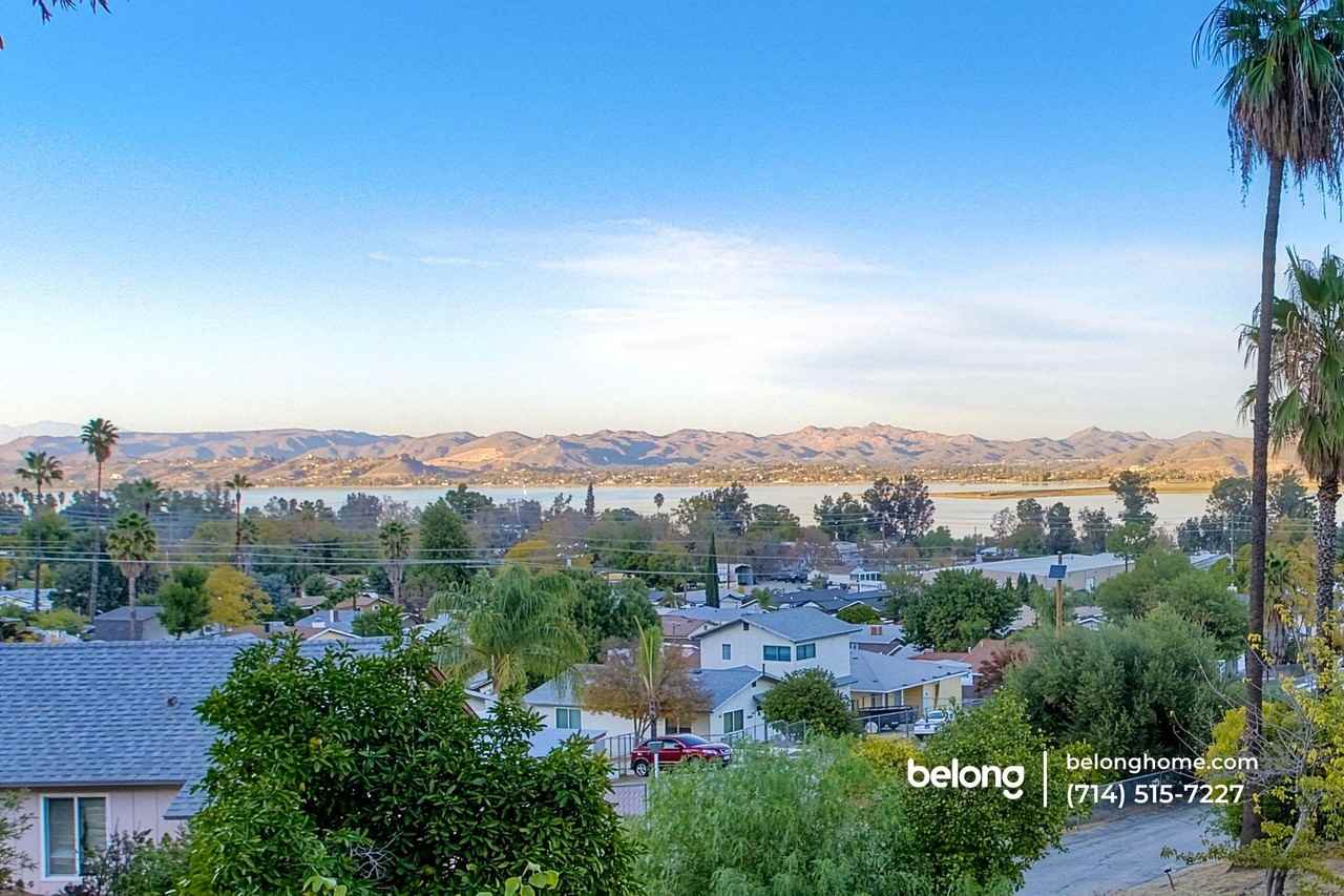 18261 Sanders Dr - Photo 2 of 35