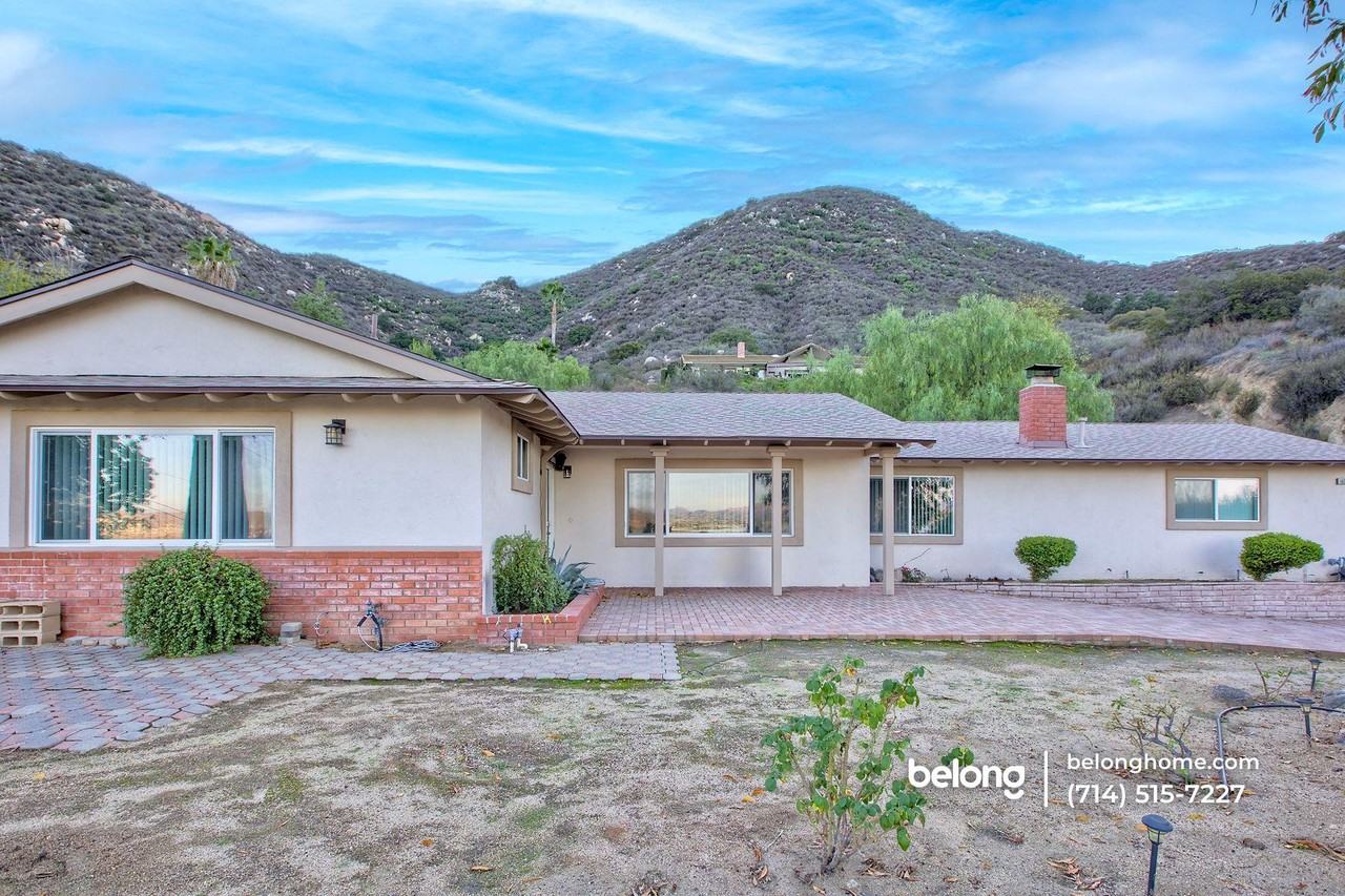 18261 Sanders Dr - Photo 3 of 35