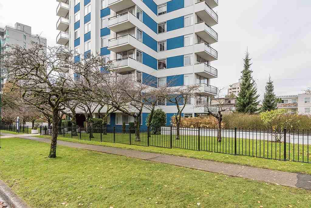 5815 Yew Street - Photo 7 of 19