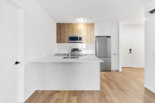 814 2e Avenue #215 - Photo 1 of 1