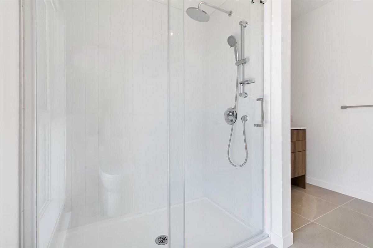 814 2e Avenue #215 - Photo 7 of 19