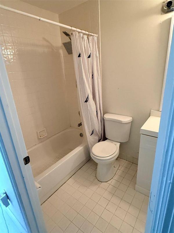 3380 Northwest 78th Avenue - Photo 3 of 17