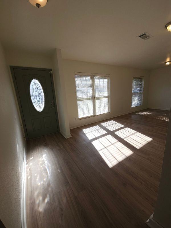 210 Red Oak Street - Photo 2 of 16