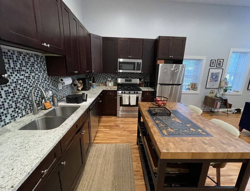 W Montrose Ave & N Winchester Ave - Photo 2 of 13