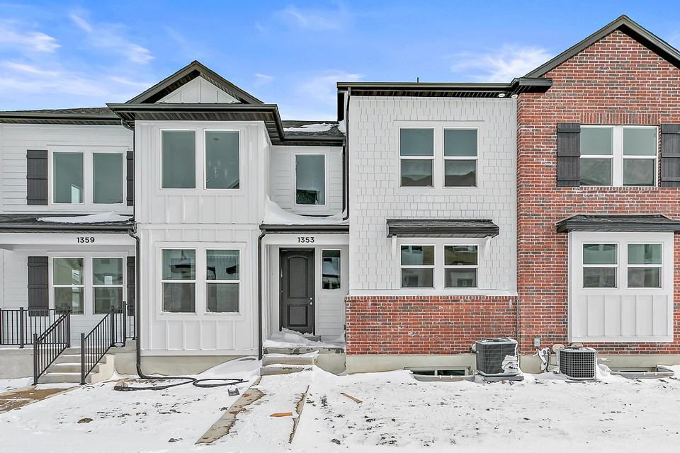 1353 N 3740 W - Photo 4 of 13