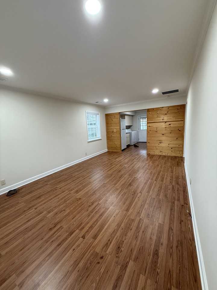 104 Bowen St #A - Photo 2 of 6