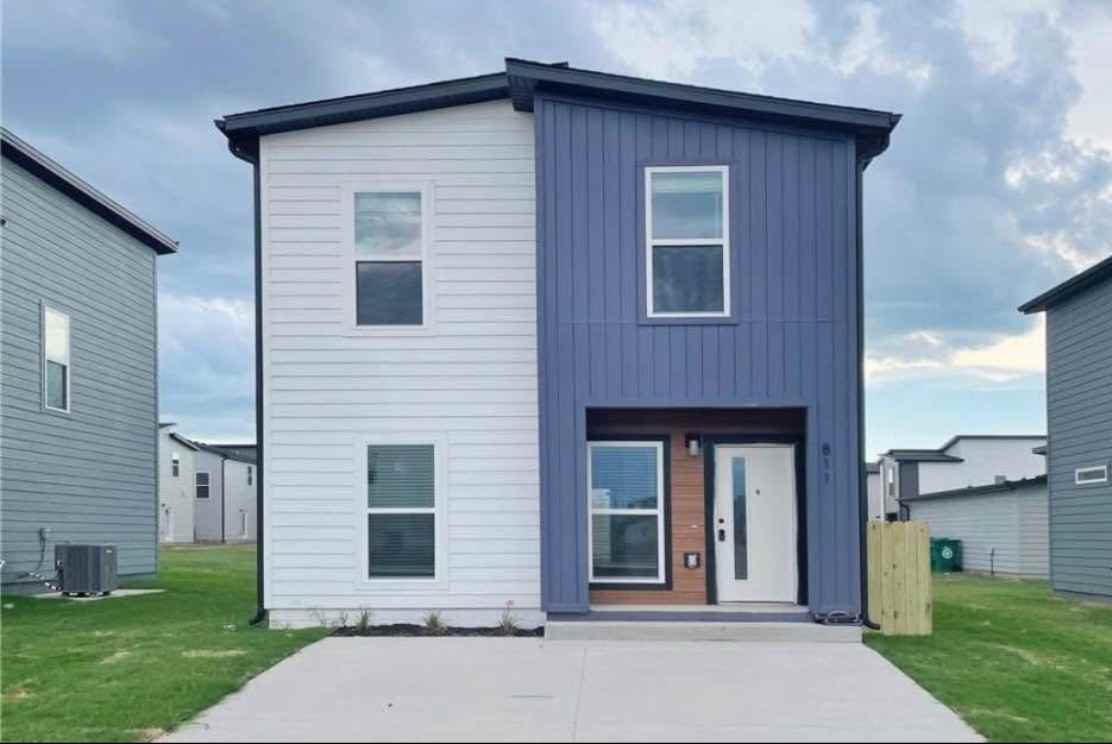 811 811 Arctic Avenue #NA