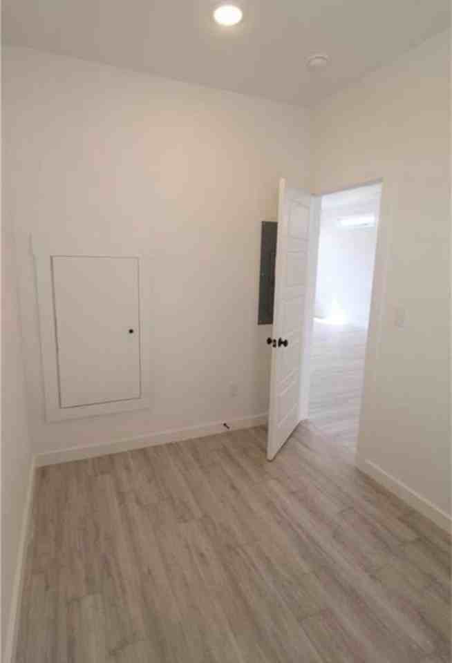 811 811 Arctic Avenue #NA - Photo 7 of 12