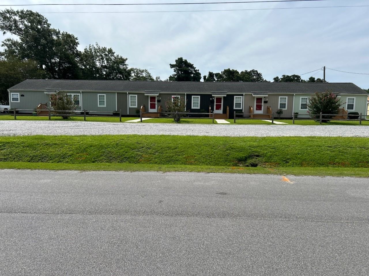 105 Oakwood Dr #C - Photo 2 of 2