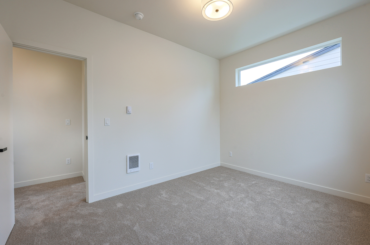 4274 Ne Going St #NA - Photo 7 of 11