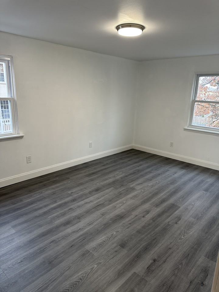 3325 Ashfield Ln #2 - Photo 3 of 12