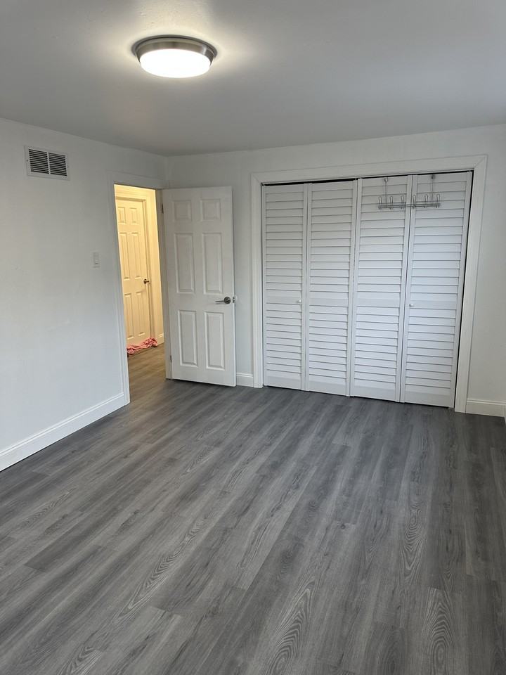 3325 Ashfield Ln #2 - Photo 4 of 12