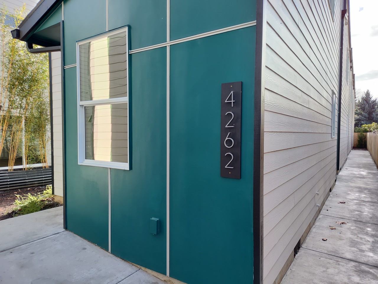 4262 Ne Going St #NA - Photo 3 of 12