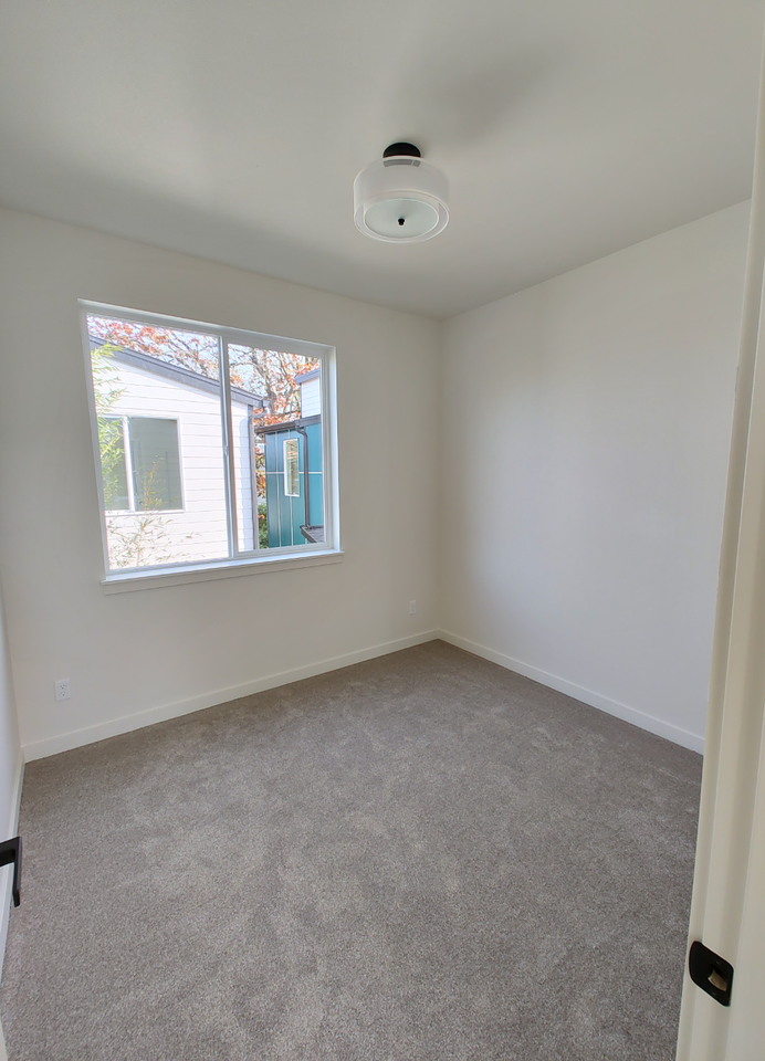 4262 Ne Going St #NA - Photo 7 of 12