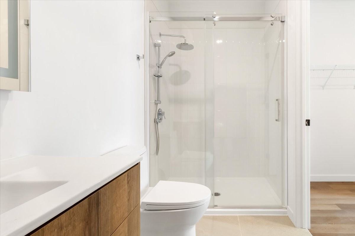 812 2e Avenue #204 - Photo 5 of 10