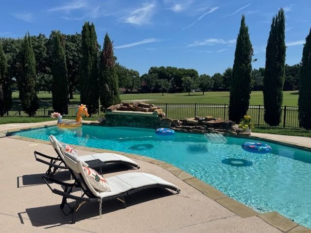 10 Riviera Ct #NA - Photo 2 of 16