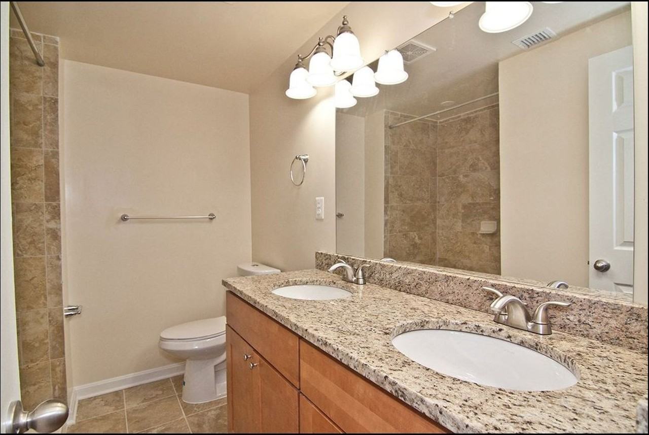 Oaklawn Apartments - Photo 5 of 24