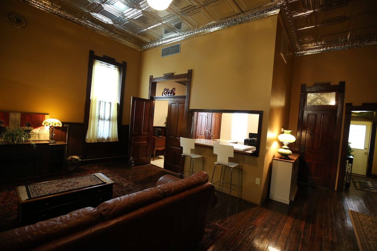 123 N Sale St #3 - Photo 4 of 34