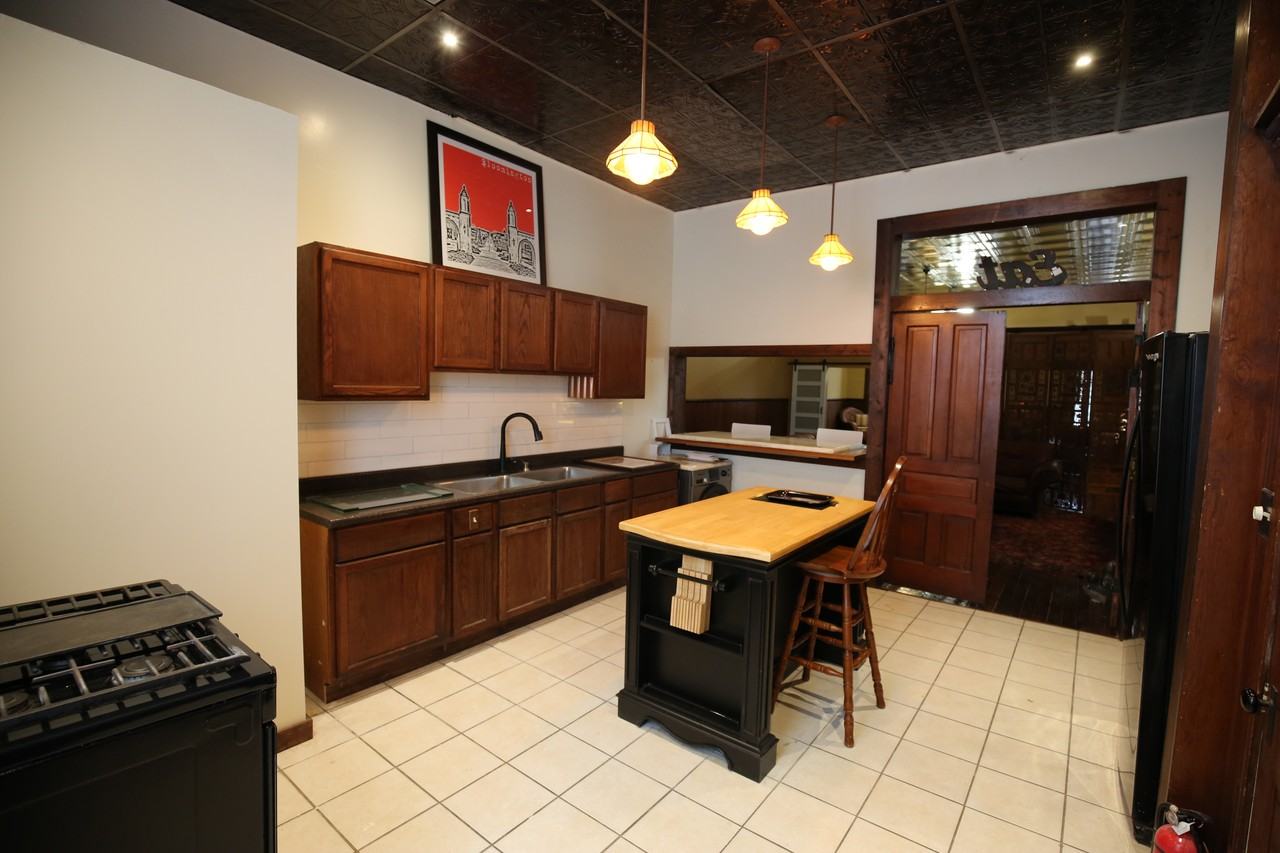 123 N Sale St #3 - Photo 7 of 34