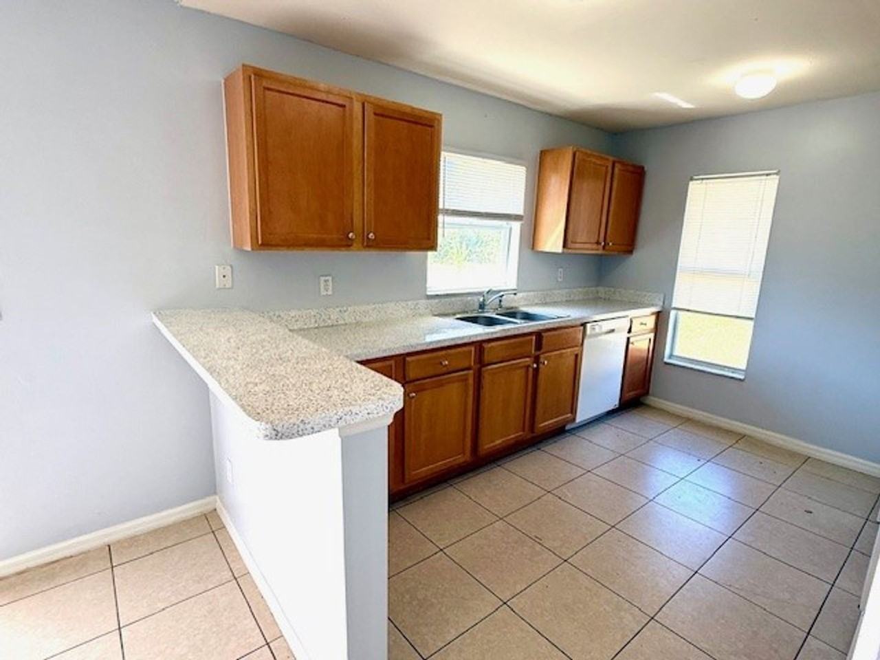 4831 28th St Sw - Photo 3 of 10