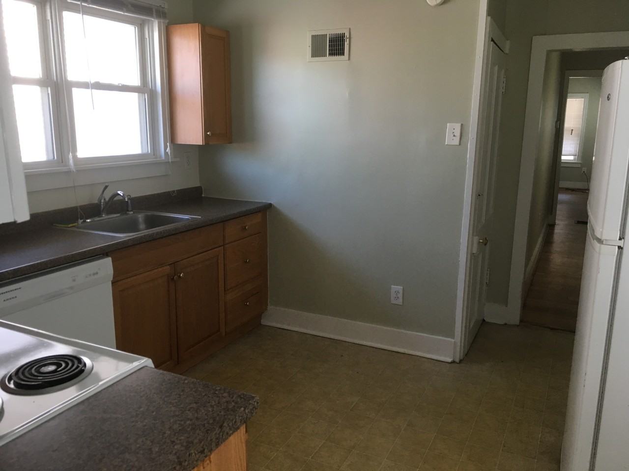 70 New London Road #NA - Photo 2 of 9