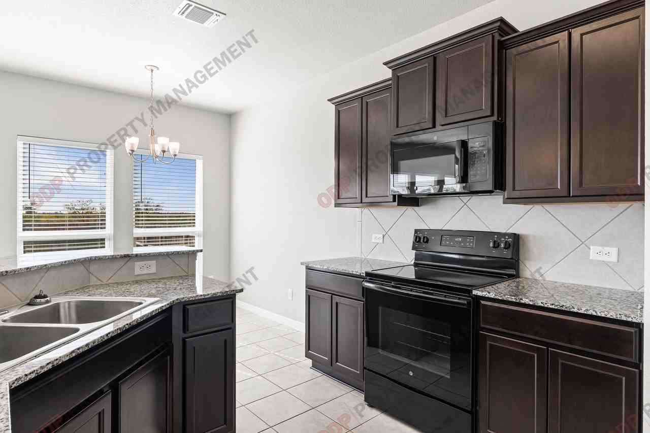 7308 Lee Hall Loop - Photo 7 of 31