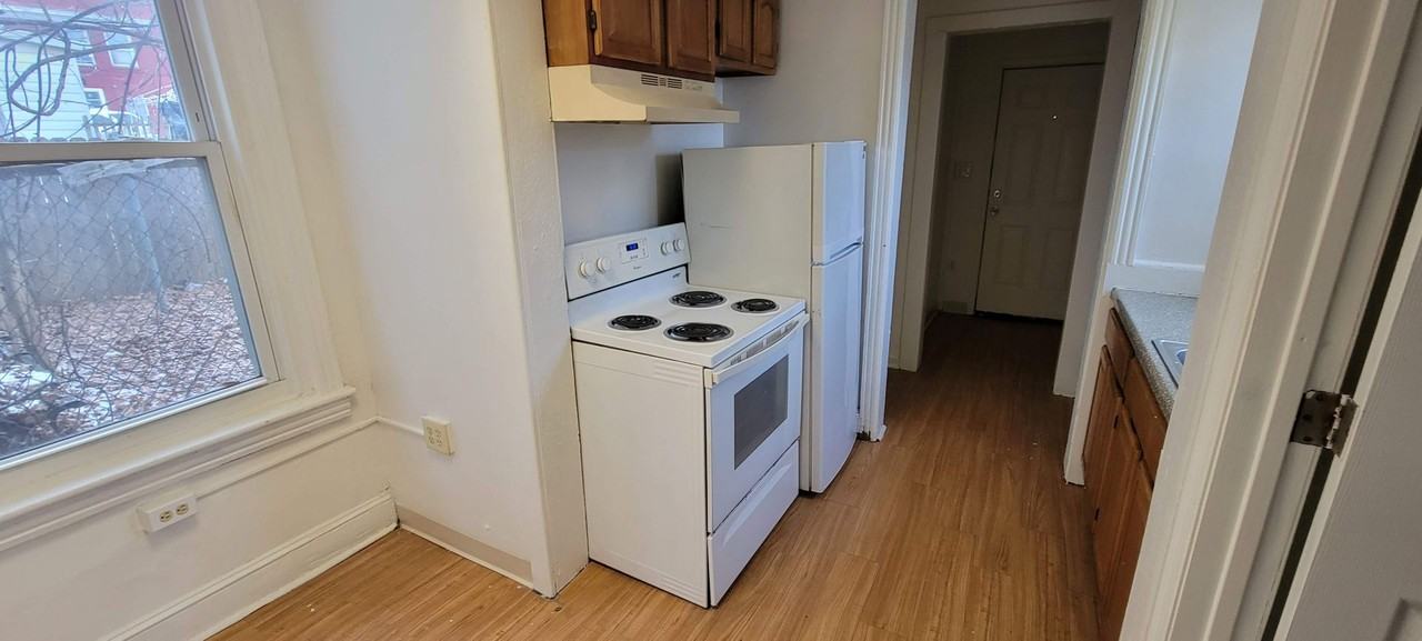 Broadway 516 - Photo 3 of 10