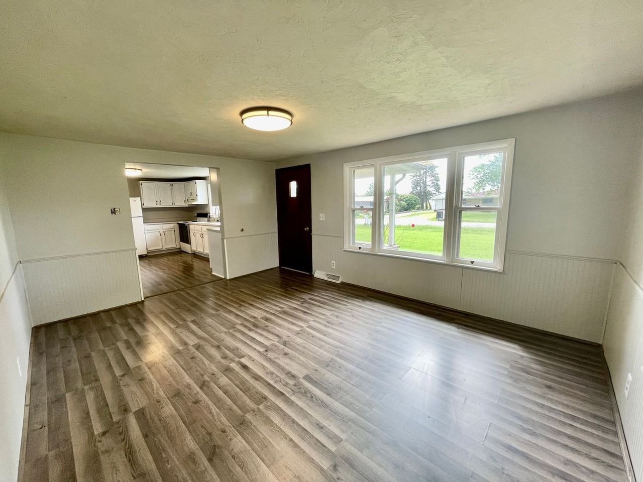 132 East Halt Drive - Photo 2 of 14