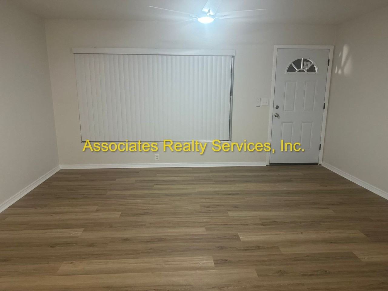 4923 Nw 30th Ter - Photo 2 of 17