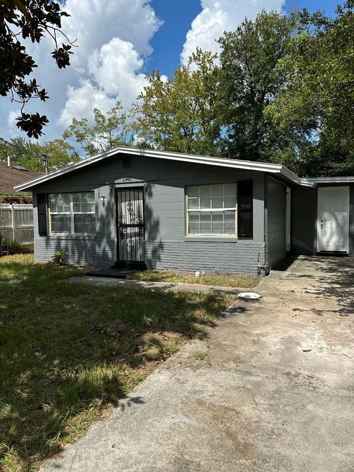 1981 Hardee St - Photo 3 of 27