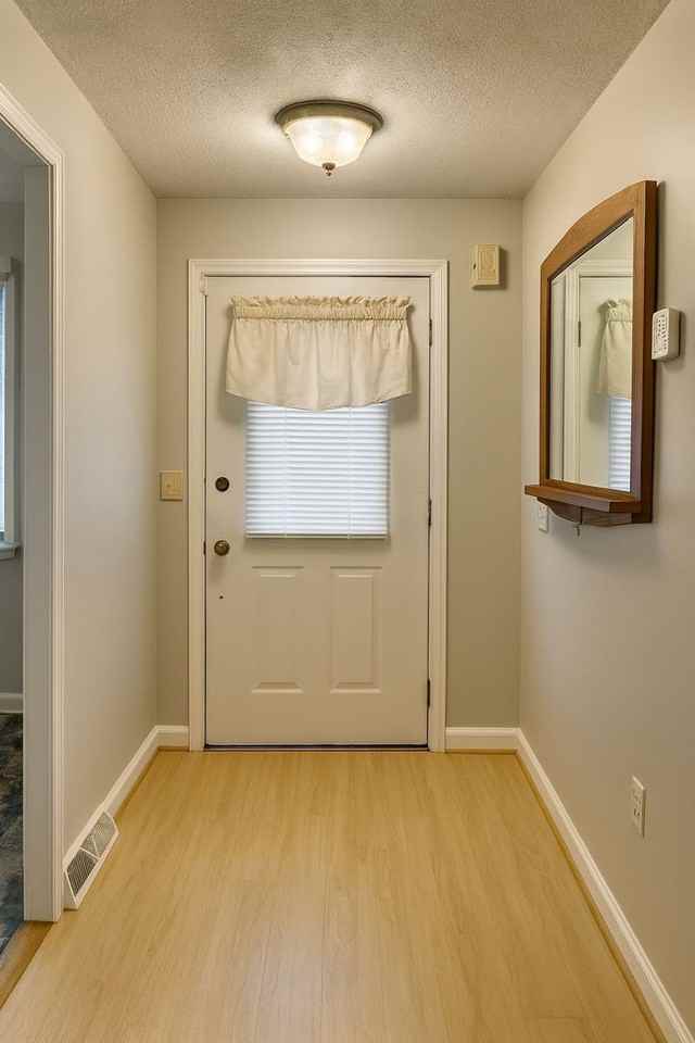 8998 Lakeview Dr - Photo 7 of 40