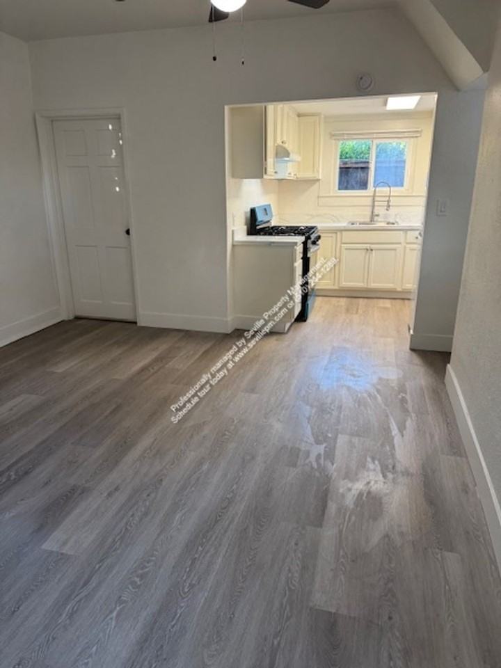 1033 Magnolia St - Photo 4 of 16