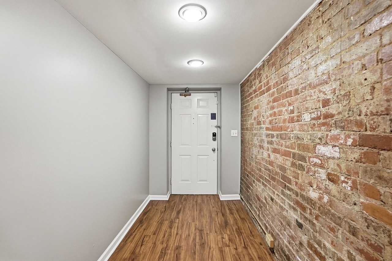 229 North Poplar Street #1 - Photo 5 of 32