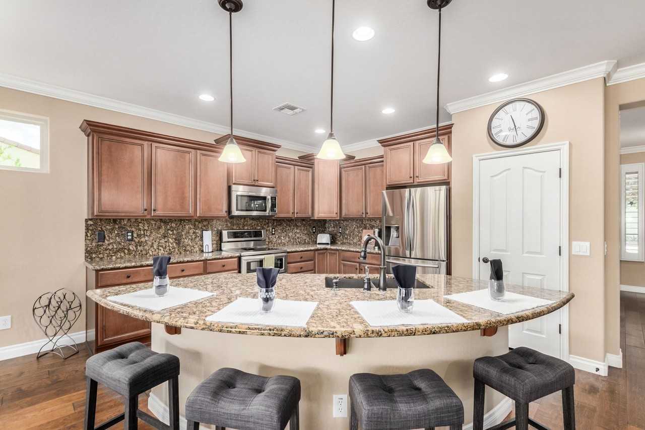 856 E Harmony Way - Photo 5 of 29