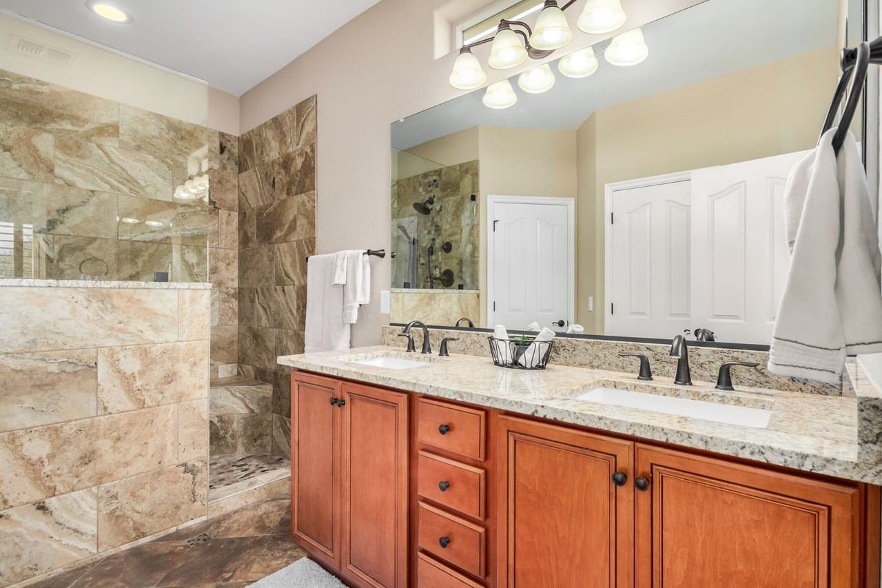 856 E Harmony Way - Photo 7 of 29