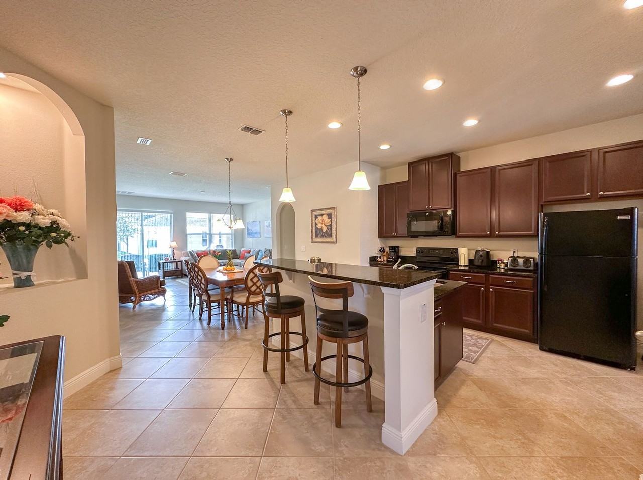 720 Parkmont Pl - Photo 3 of 40