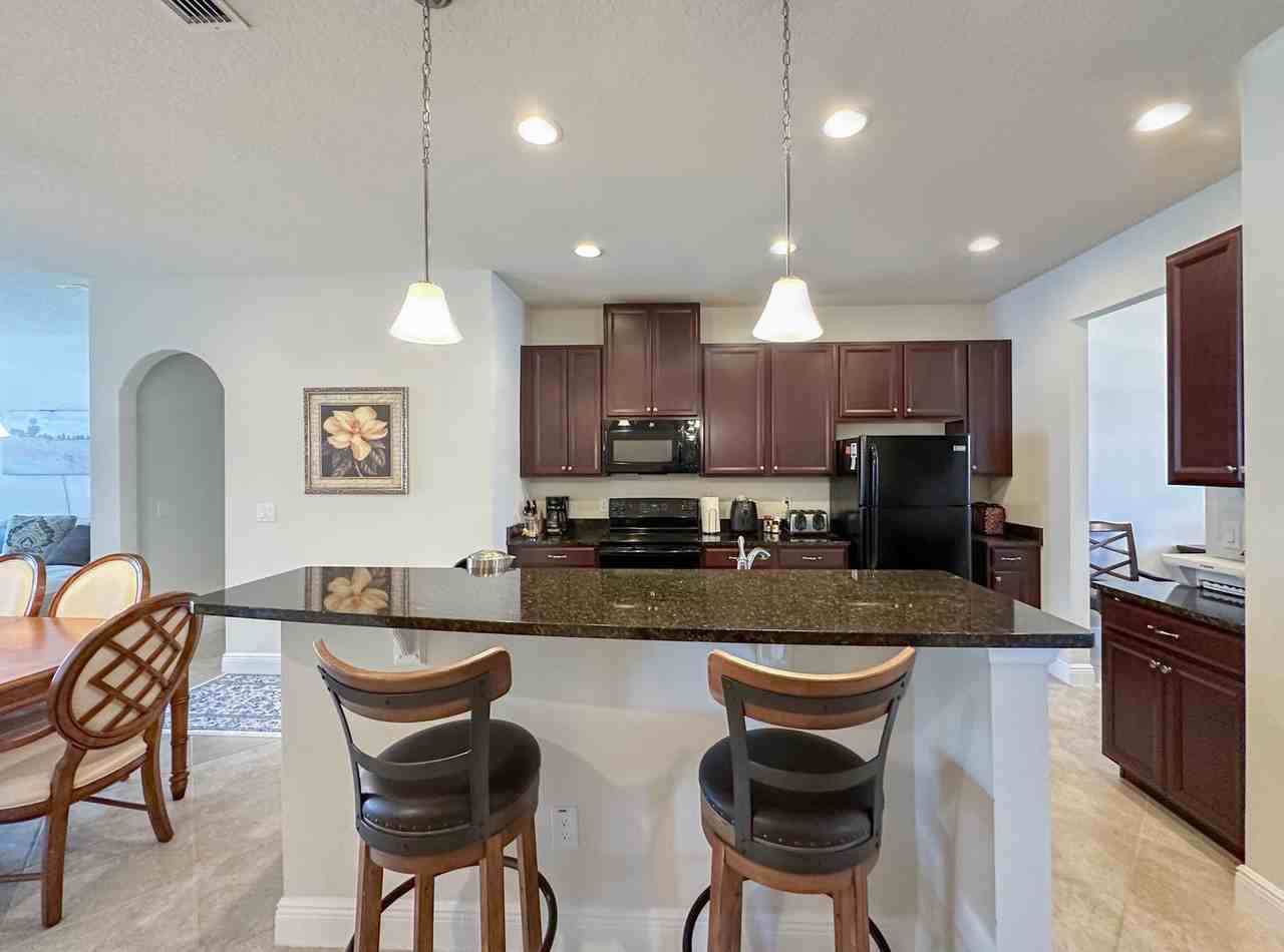 720 Parkmont Pl - Photo 4 of 40