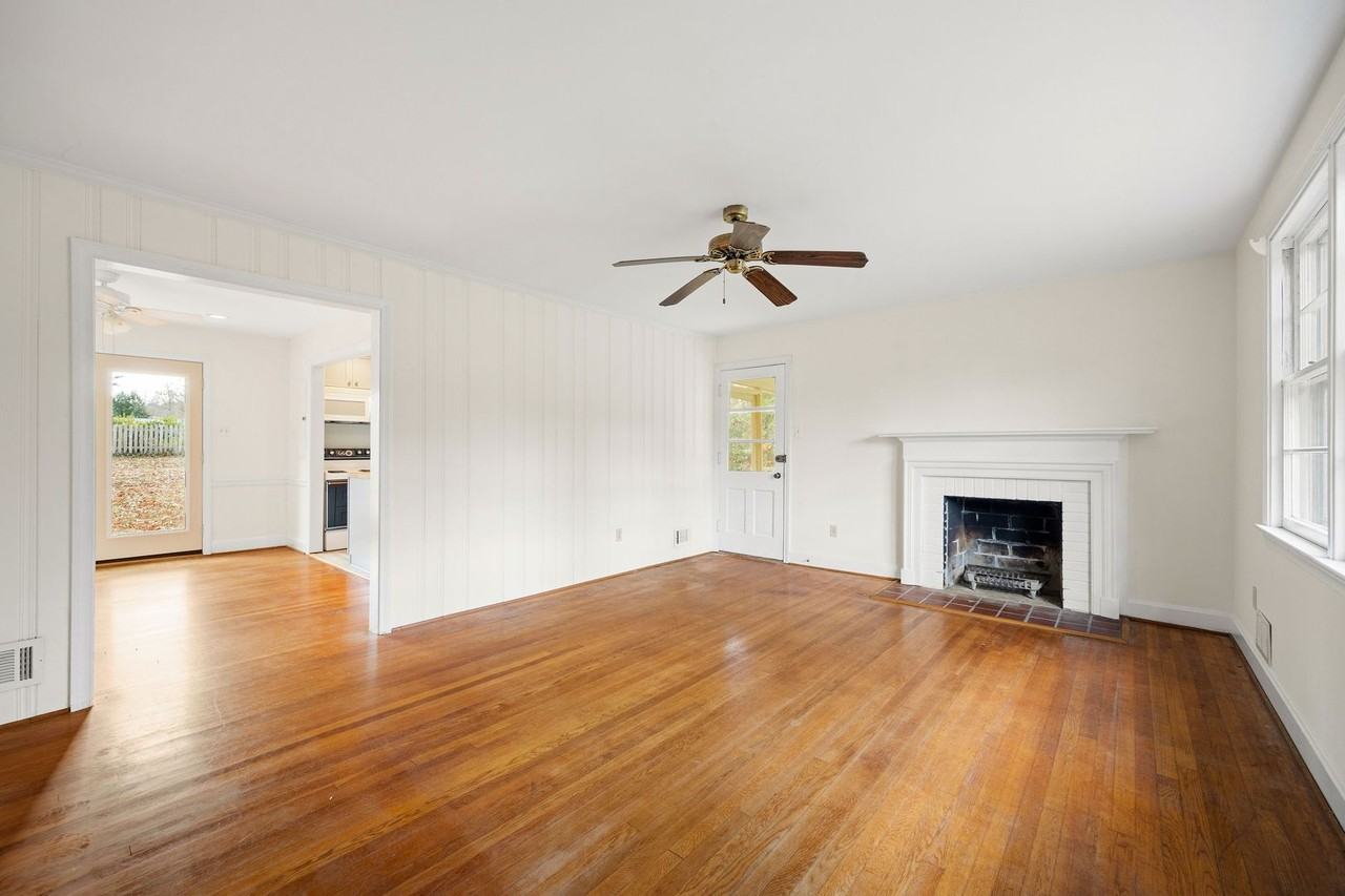 7601 Tanglewood Road - Photo 2 of 18