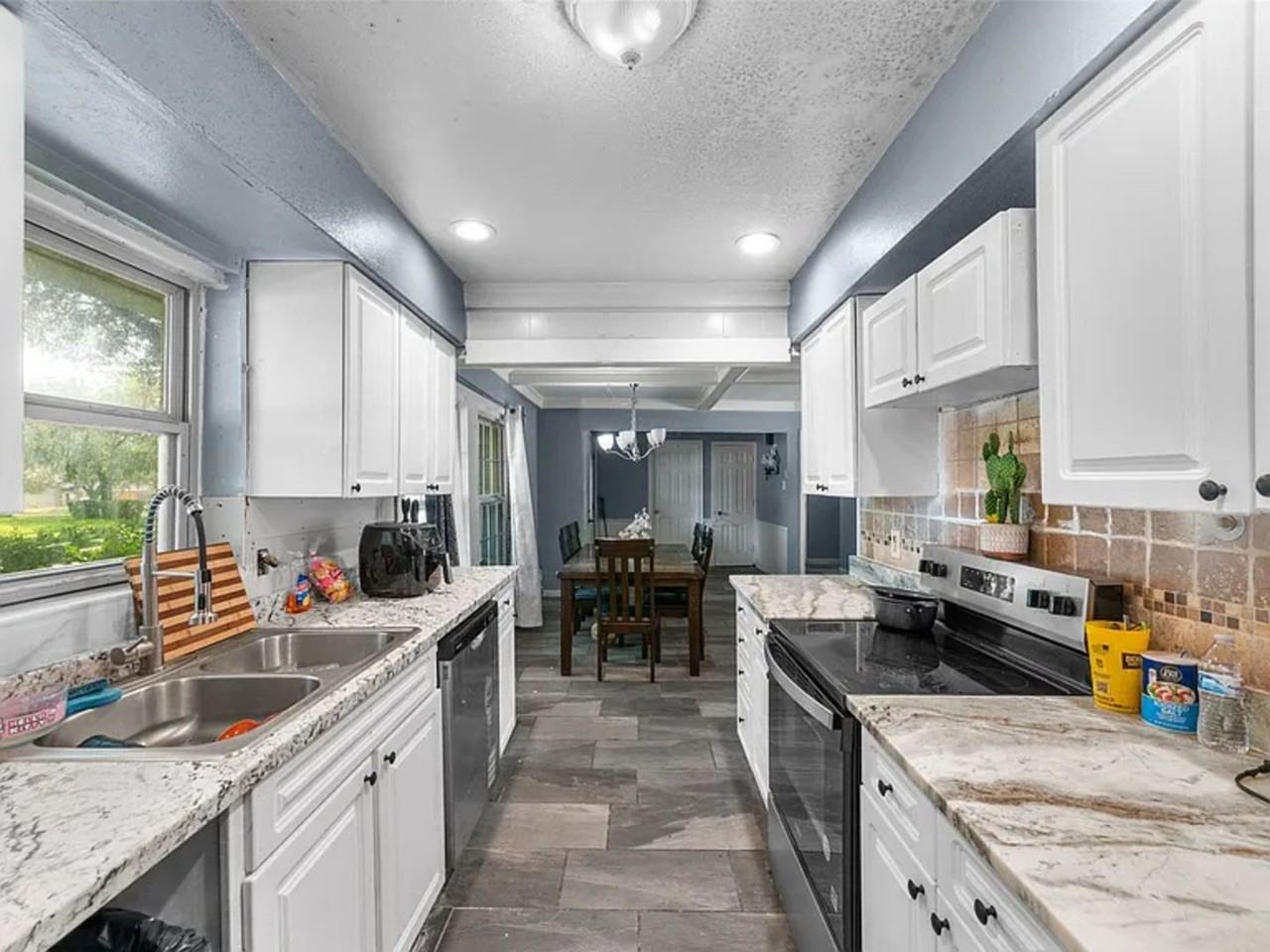 2405 Summit Drive - Photo 4 of 22