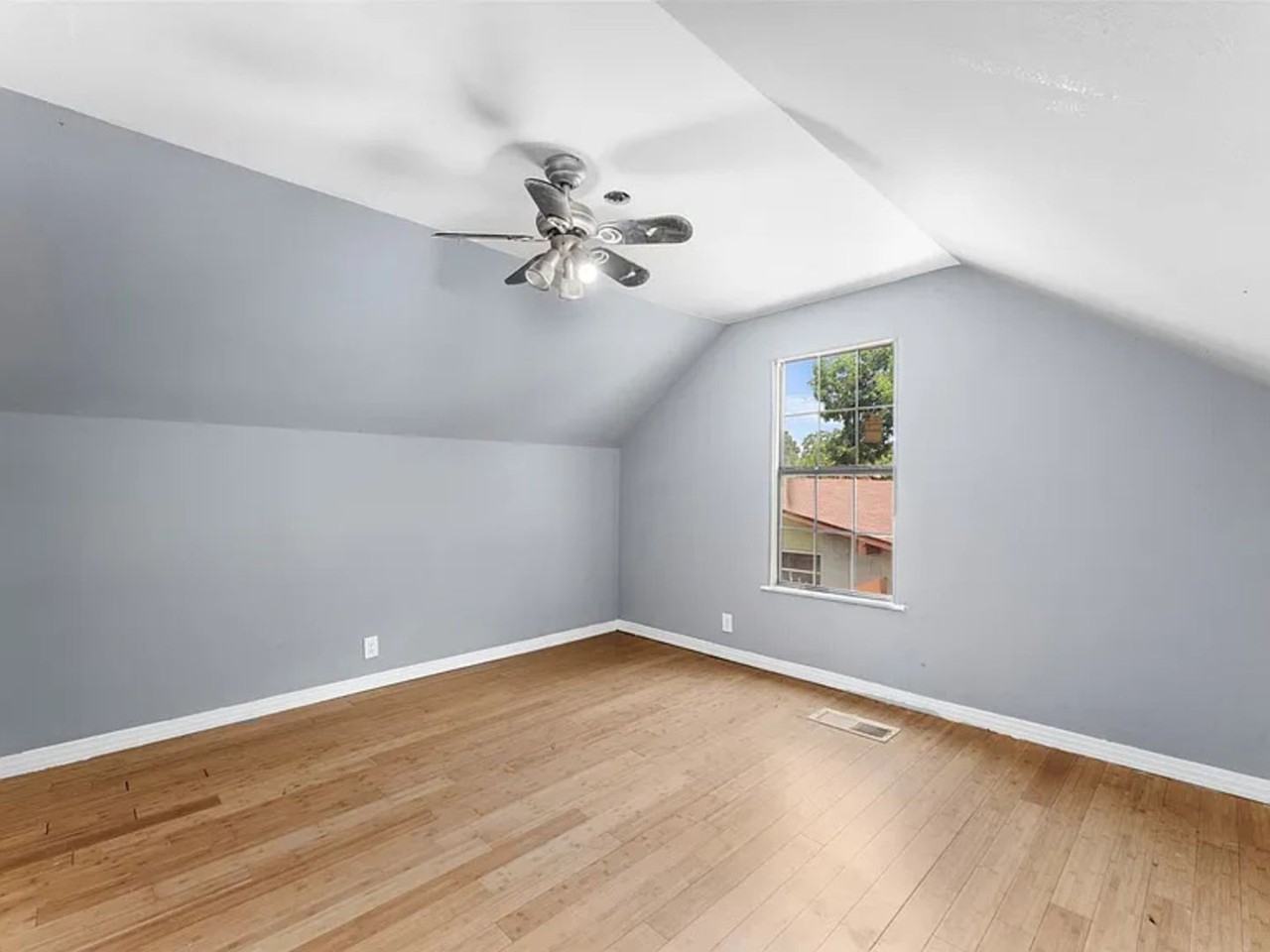 2405 Summit Drive - Photo 6 of 22