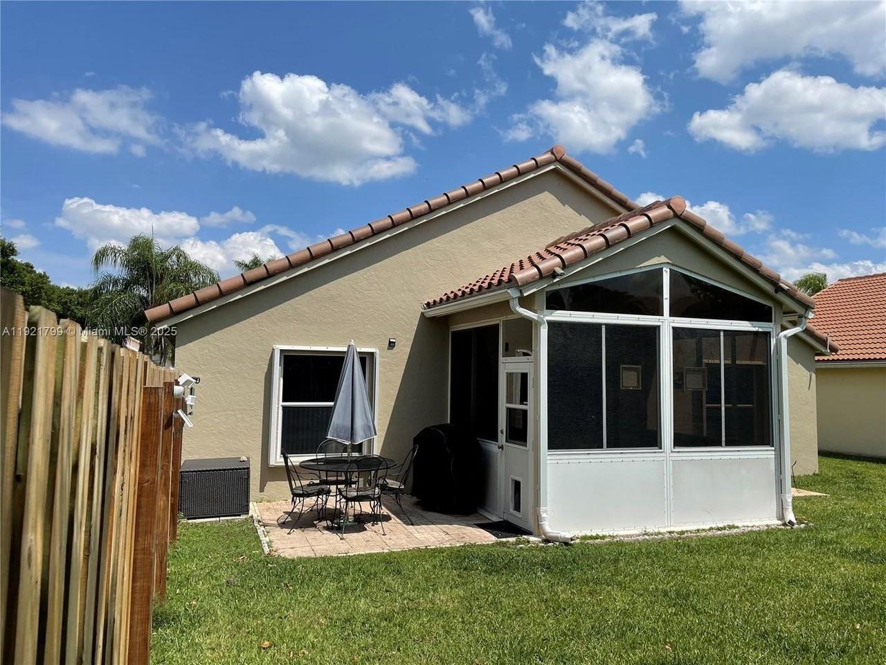 1972 Oak Berry Cir - Photo 2 of 7